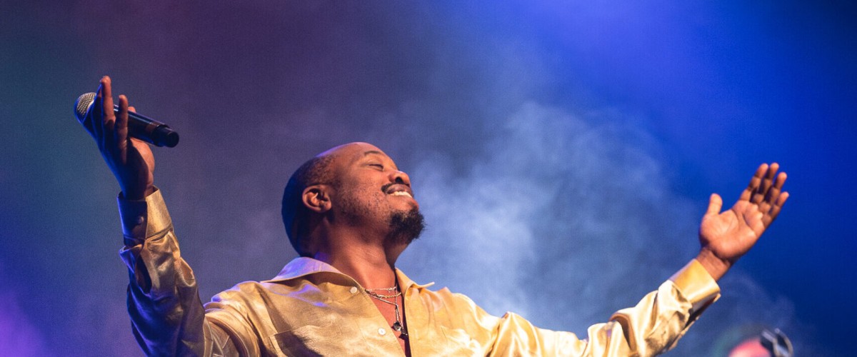 Durand Jones & The Indications 