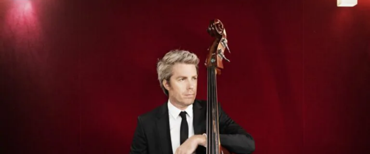 Kyle Eastwood, au nom du père : entretien avant son concert au Nîmes Métropole Jazz Festival