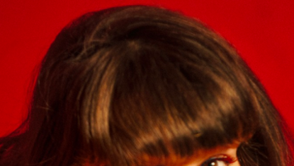 Avec “Maison”, Coline Rio offre un album lumineux pour les âmes en quête de refuge